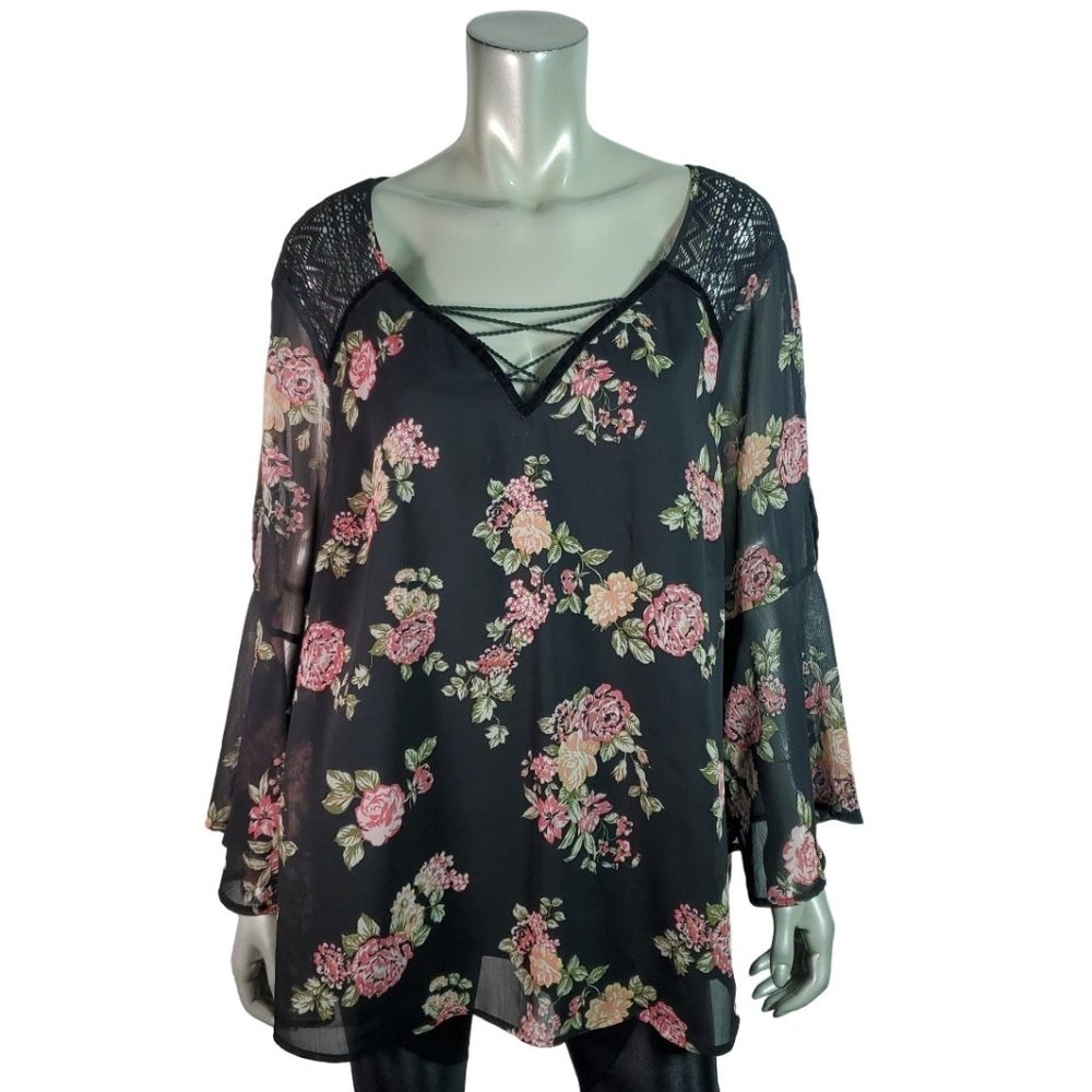 Absolutely Famous Top Plus Size 2X Slit Bell Sleeve‎ Floral V- Neck Casual Black